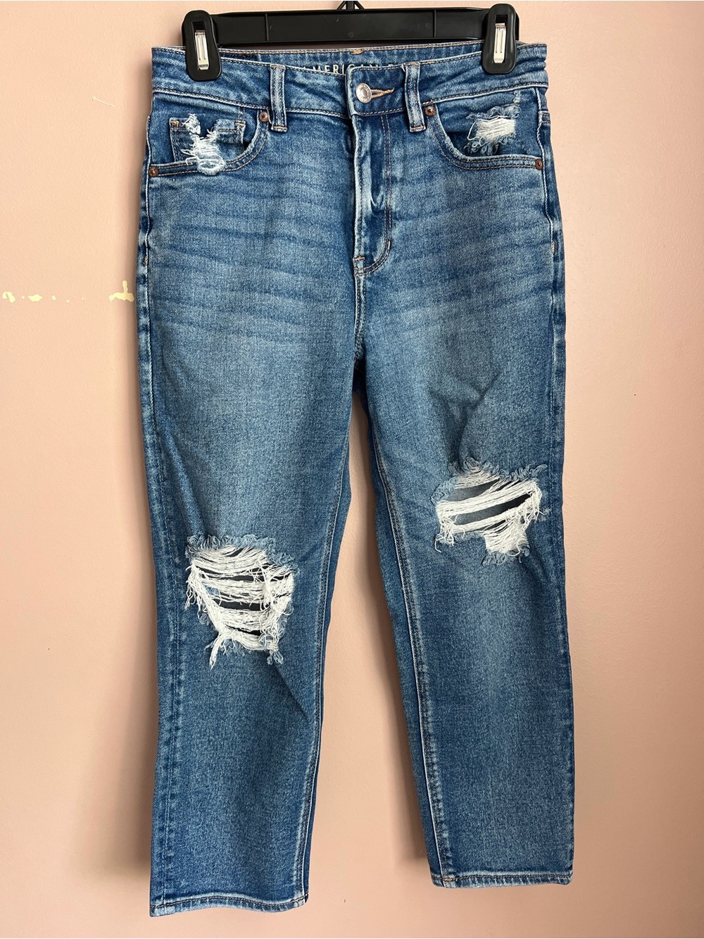American Eagle Distressed Medium Blue stretch mom straight Jeans 2 xshort